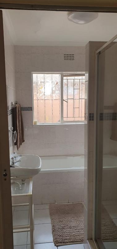 To Let 2 Bedroom Property for Rent in Table View Western Cape